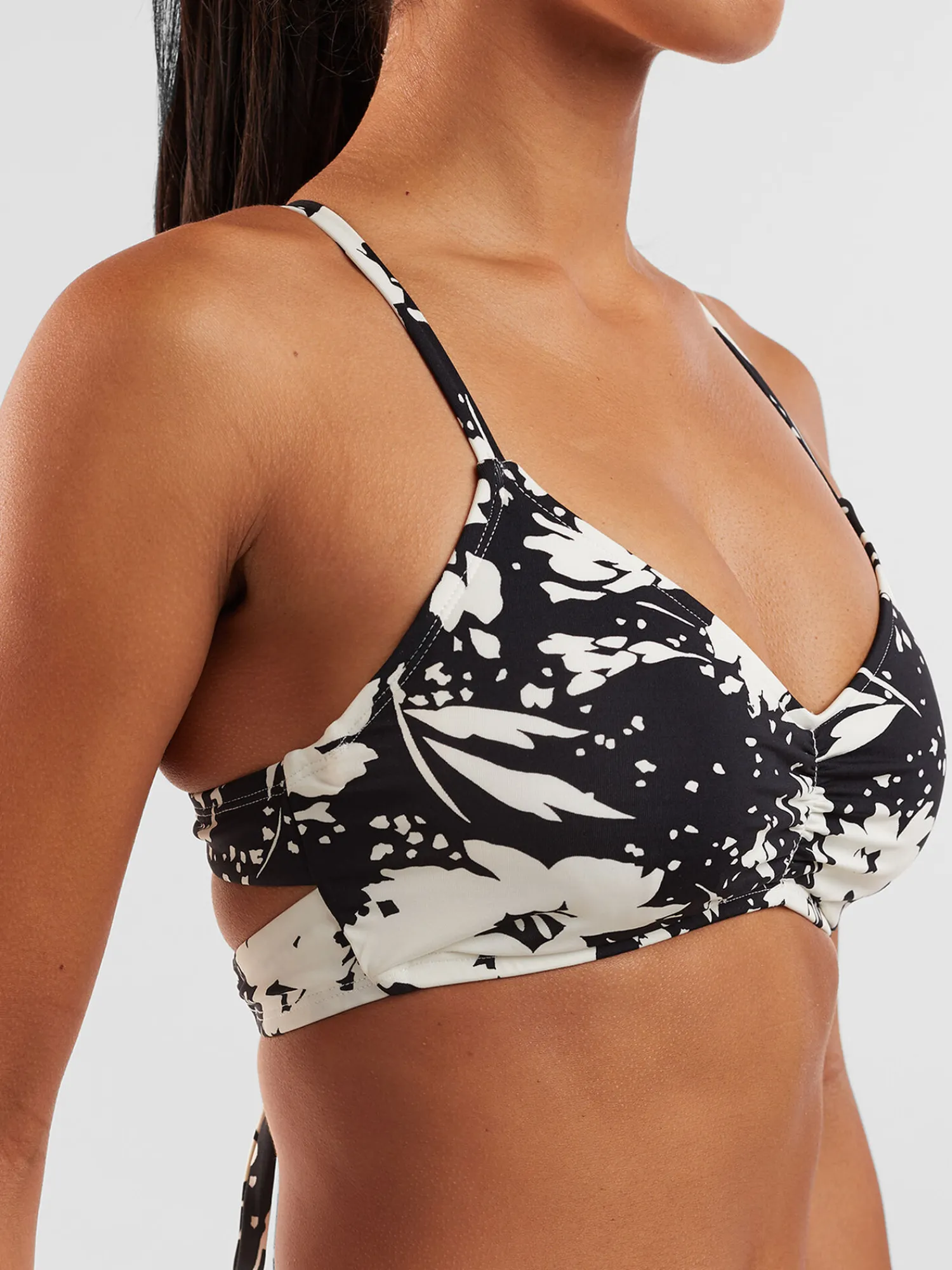 Women Title Nine Bikini Tops>Capitola Underwire Bikini Top - Leilani