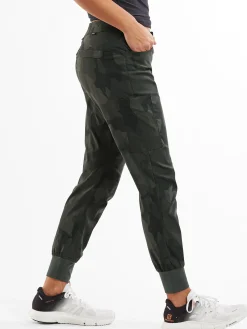 Women Title Nine Bottoms Finder><noscript><img width=