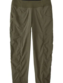 Women Title Nine Bottoms Finder>Evergreen Hiking Capris