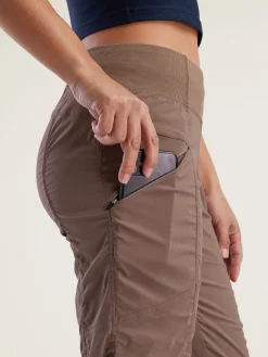 Women Title Nine Bottoms Finder><noscript><img width=