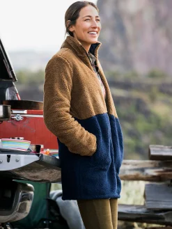 Women Title Nine Jackets>Flip Turn Reversible Fleece Jacket