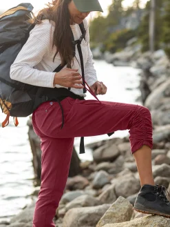 Women Title Nine Bottoms Finder><noscript><img width=