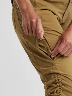 Women Title Nine Bottoms Finder><noscript><img width=