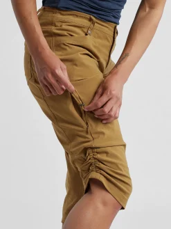 Women Title Nine Bottoms Finder><noscript><img width=