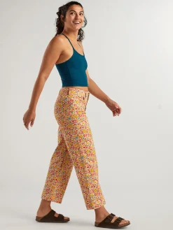 Women Title Nine Bottoms Finder><noscript><img width=