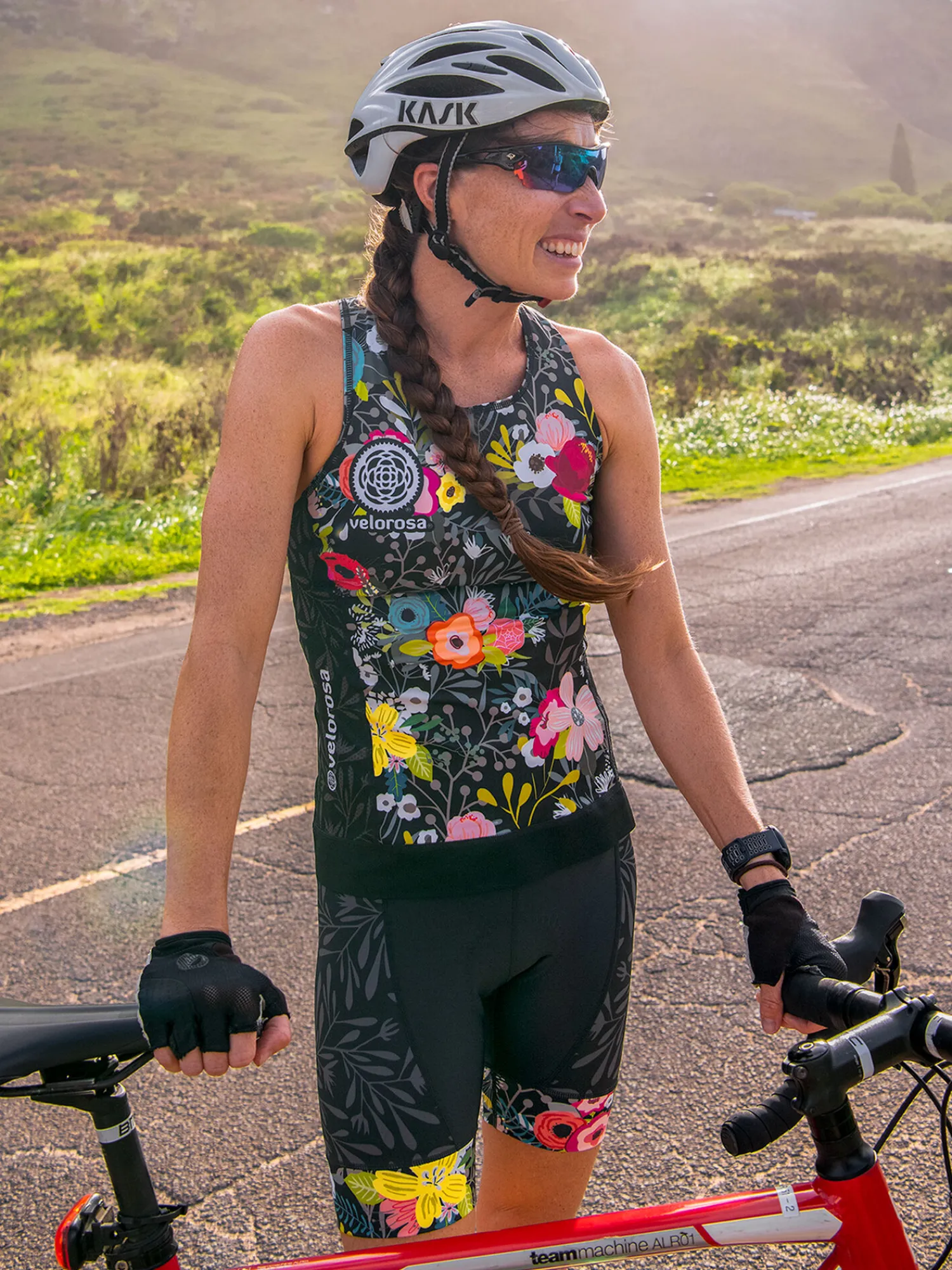 Women Title Nine Tank Tops>Ride Relentless Cycling Tank Top - Night Garden
