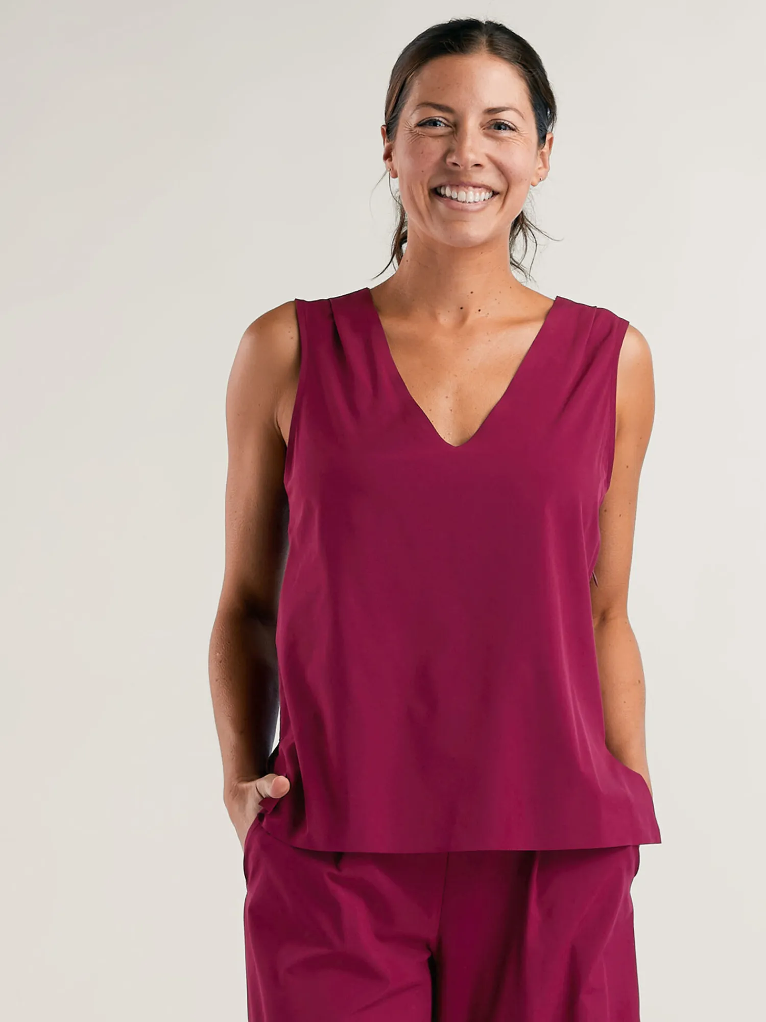 Women Title Nine Swim Cover Ups>Round Trip Pocket Tank Top - Solid