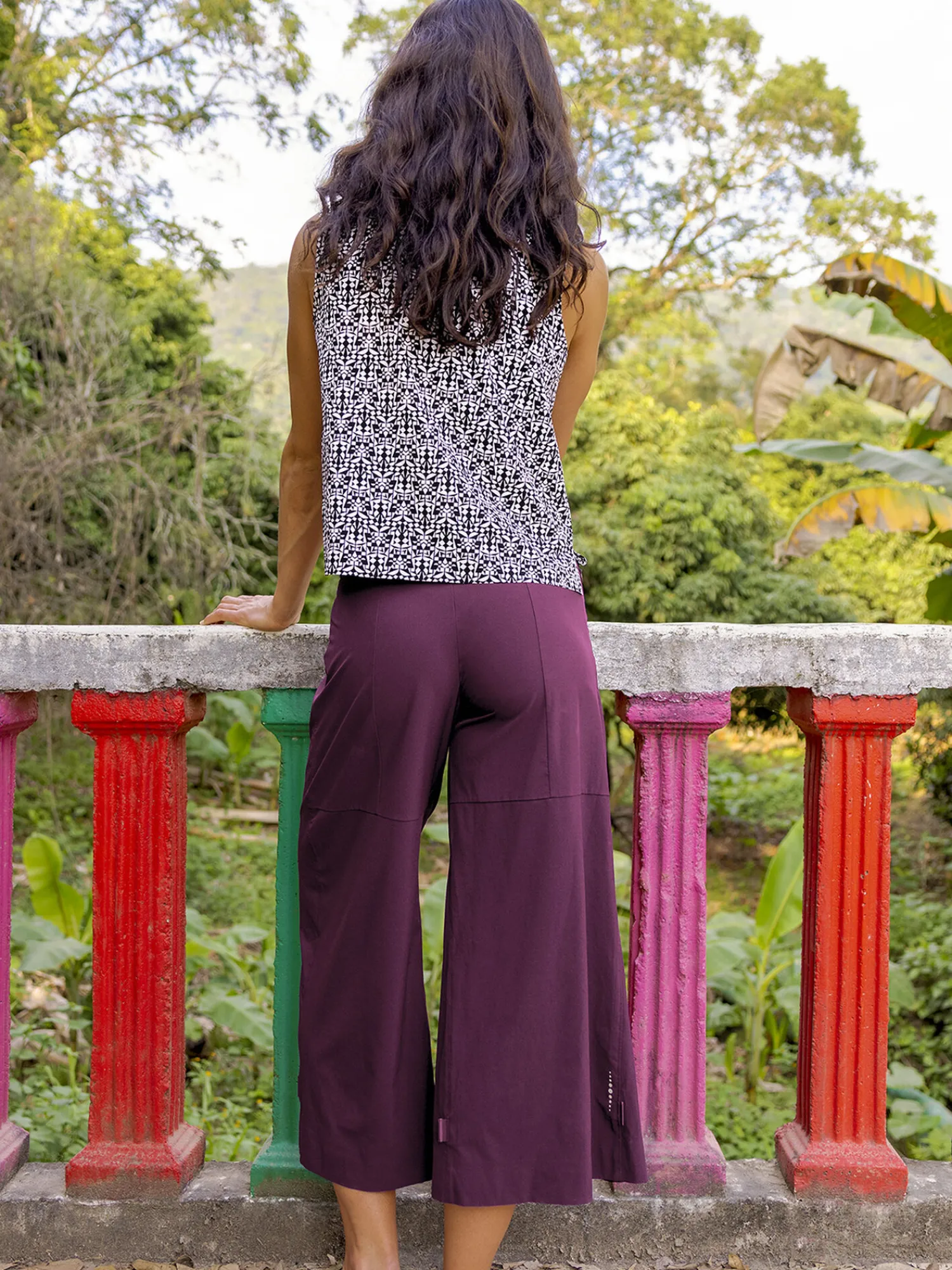 Women Title Nine Upf Clothing>Round Trip Pocket Tank Top - Turkish Delight