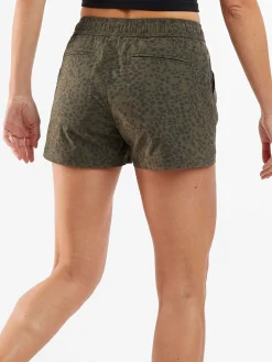 Women Title Nine Bottoms Finder><noscript><img width=