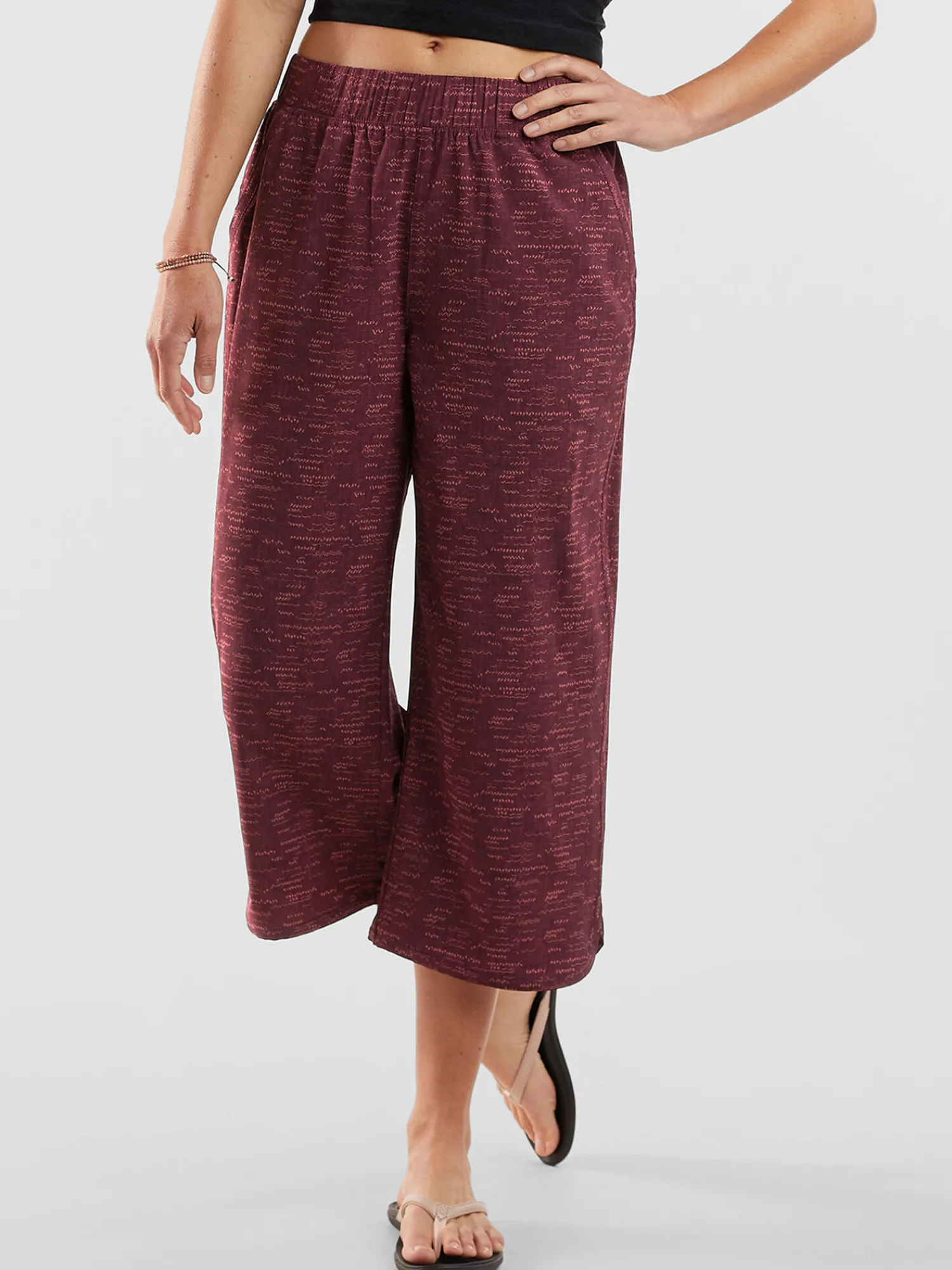 Women Title Nine Swim Cover Ups>Slaycation 2.0 Cropped Pants - Aruba Petite